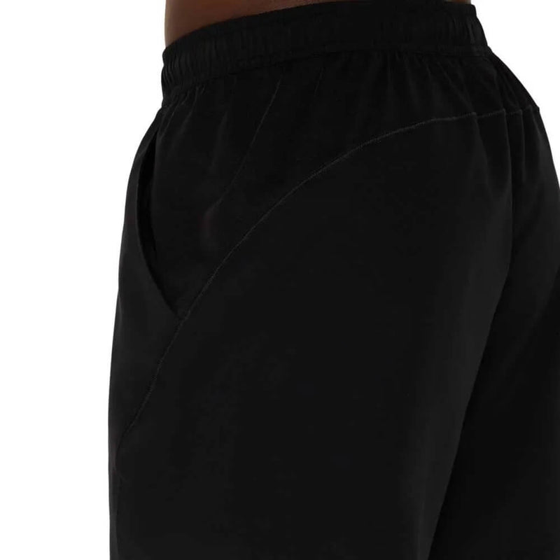 pantalón corto asics negro con pretina ajustable para máximo confort