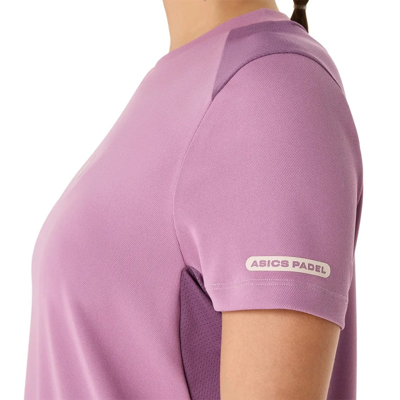 playera asics padel corte regular para mujer en color lila y detalles en malla