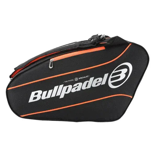bullpadel tour paletero color negro y rojo con cremalleras resistentes