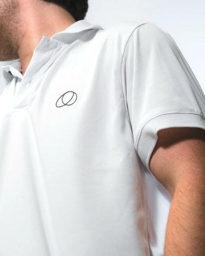 polo blanco para jugar tenis game day con tela transpirable