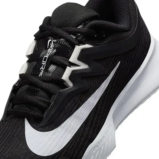 calzado para jugar tenis nike vapor pro negro suela blanca y upper técnico
